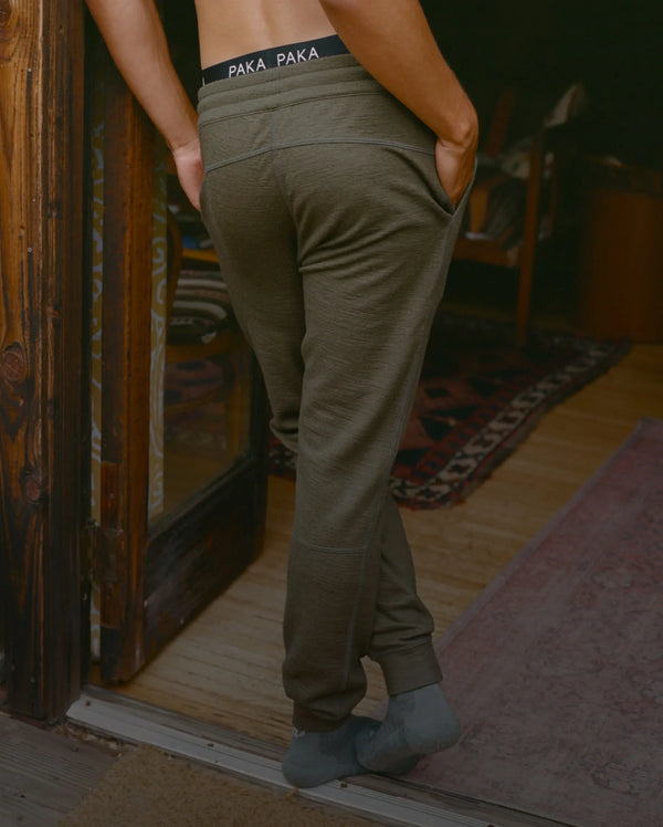 Soft and sustainable men’s bottoms