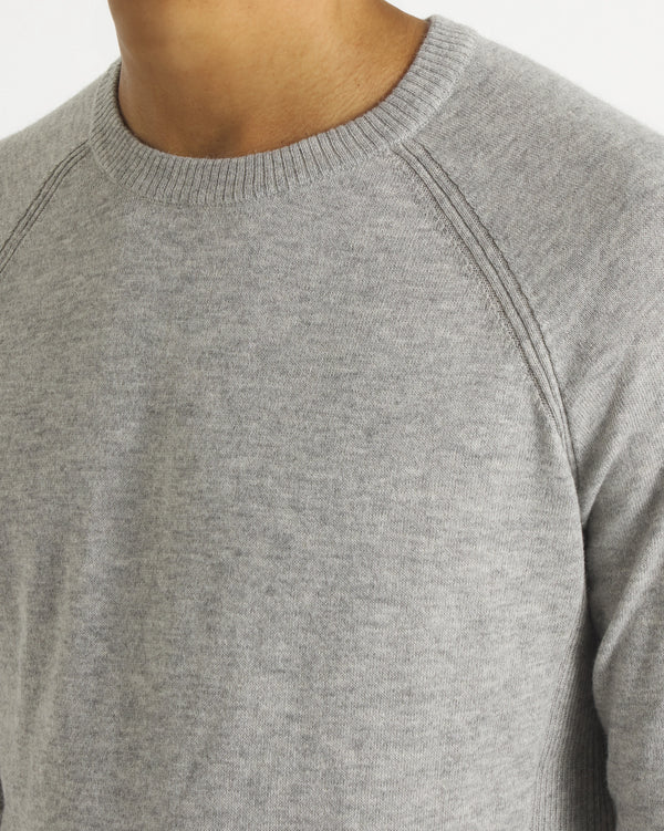 Close-Up Torso Shot of Ultralight COOLPLUS Men's Alpaca Crewneck Sweater in Ice Heather Grey – PAKA Apparel