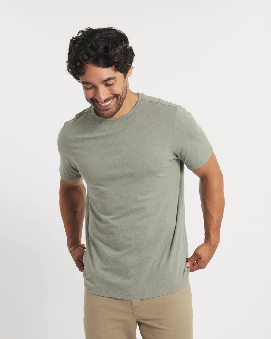 Beau is 6'0, waist 31" and wearing a size M.