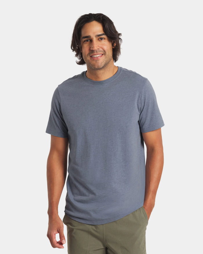 Ramiro is 6’1”, hips 37”, waist 32”, chest 39” and wearing a size M.