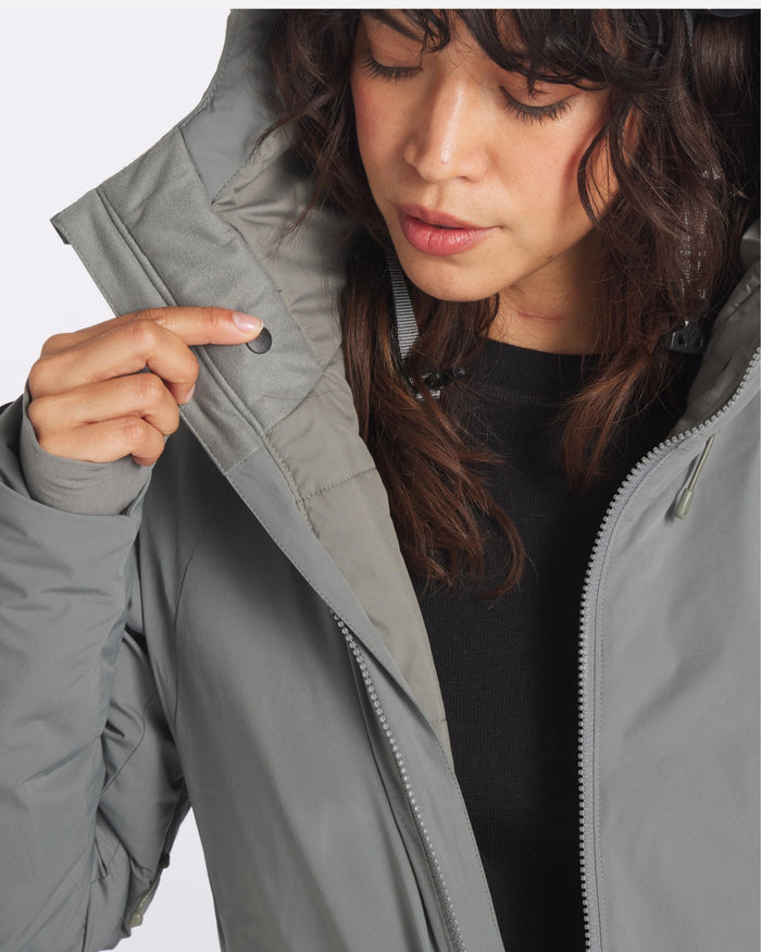 Woman wearing Women's Apu Parka