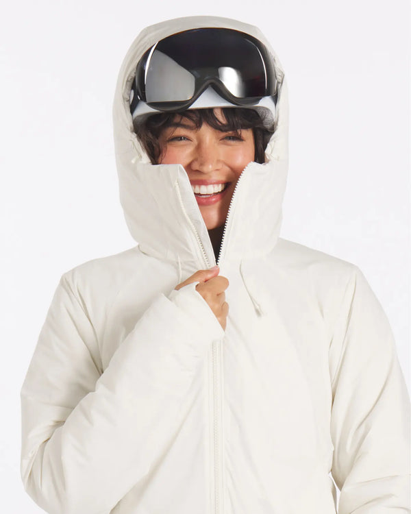 Woman wearing Women's Apu Parka