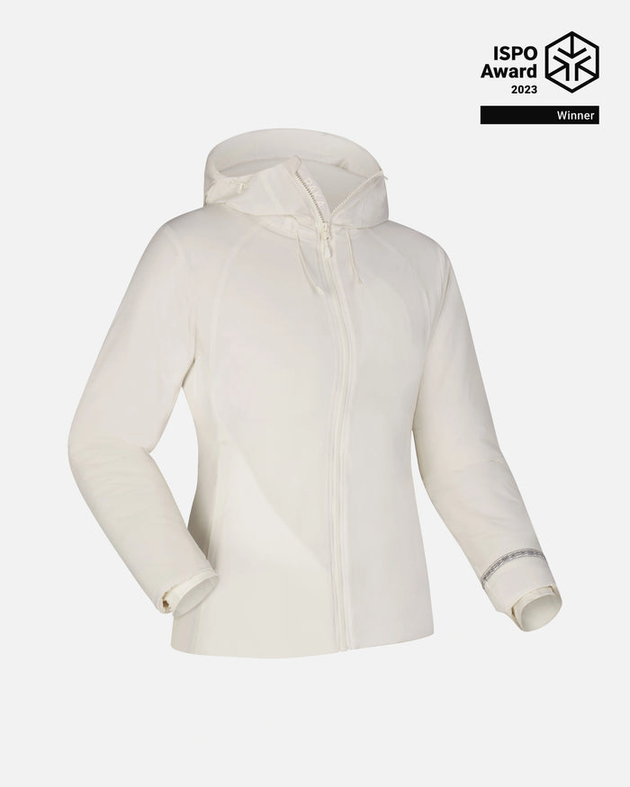 Front view of women’s ivory Apu Parka with hood, full zipper and cuff detail, ISPO Award 2023 Winner badge top right