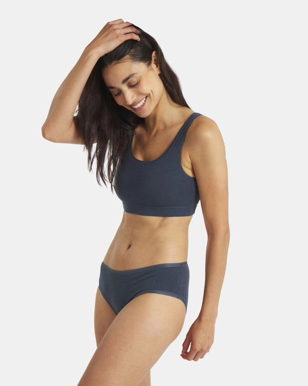 Melina is 5'6", chest 32", waist 24.5", hips 36" and wearing a size S.