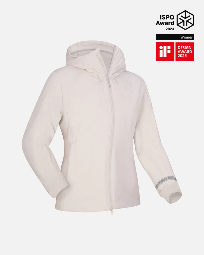 Three-quarter view of Women’s Apu Parka with hood, center zip and cuff detail; ISPO Award 2023 and iF Design Award 2025 logos