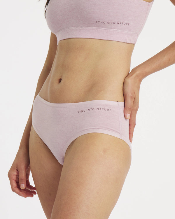 Melina is 5'6", chest 32", waist 24.5", hips 36" and wearing a size S.